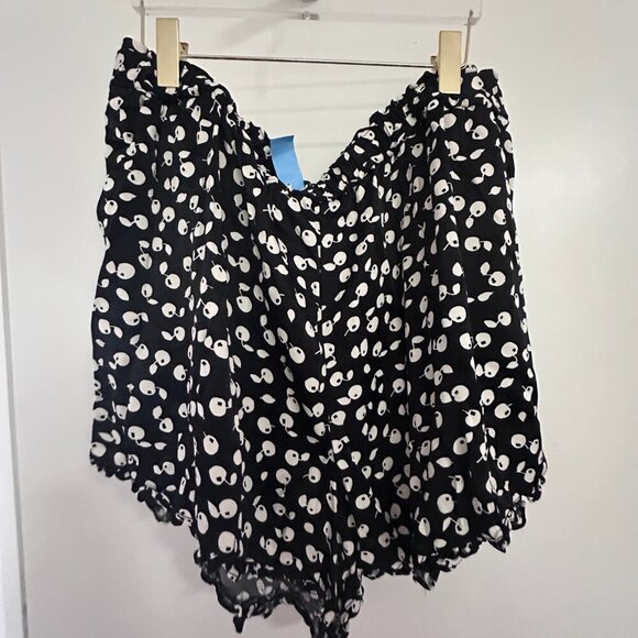 PLUS SIZE- Maeve Flirty Skort - Picture 4 of 5